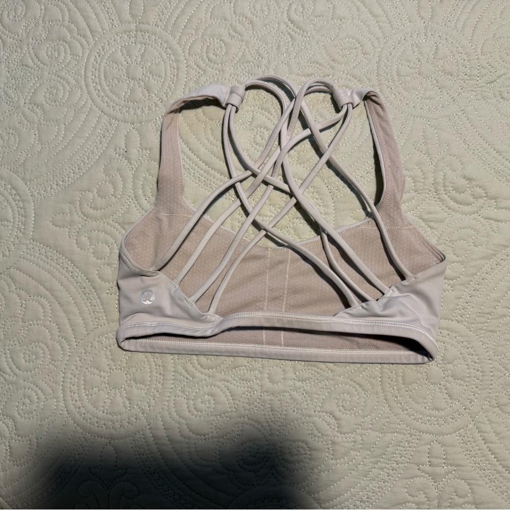 Lululemon White Strappy Crisscross Back Sports Bra – Size 2
